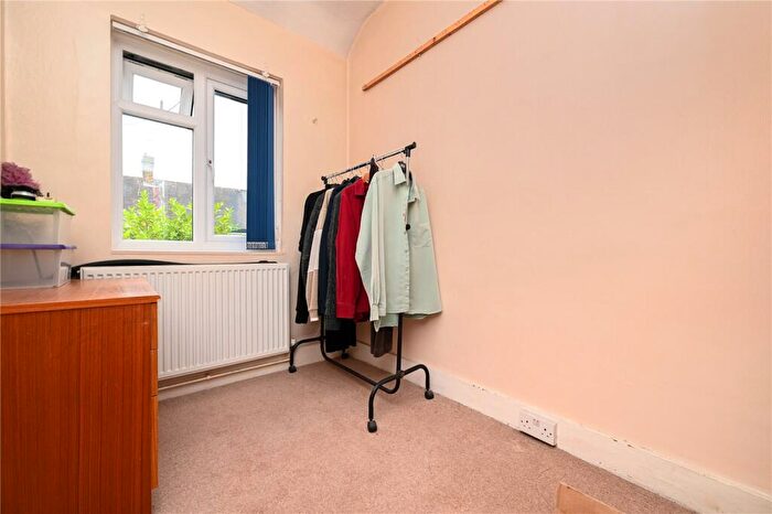 3 Bedroom End Of Terrace House For Sale In Mansel Grove, Walthamstow, London, E17