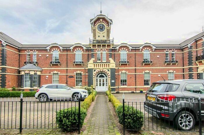 2 Bedroom Flat To Rent In Nightingale Walk, Burntwood WS7