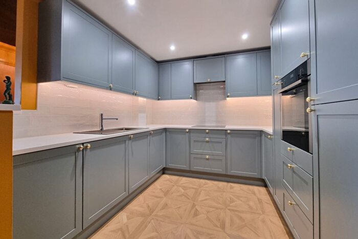 2 Bedroom Flat To Rent In Lock Approach, Port Solent, Portsmouth, PO6