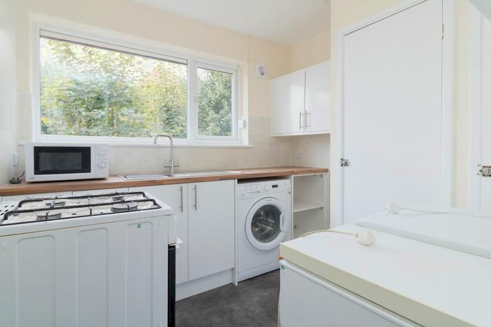 2 Bedroom Flat To Rent In Mill Lane, Harbledown, Canterbury, CT2