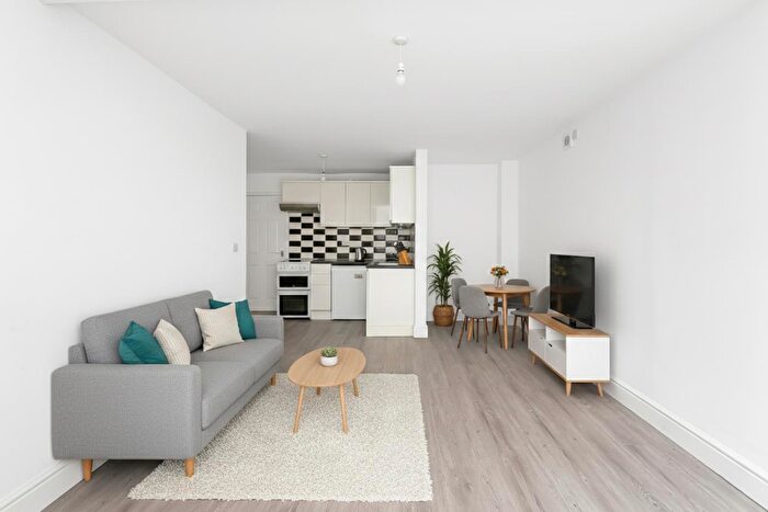 1 Bedroom Flat To Rent In The Pines, Purley, CR8