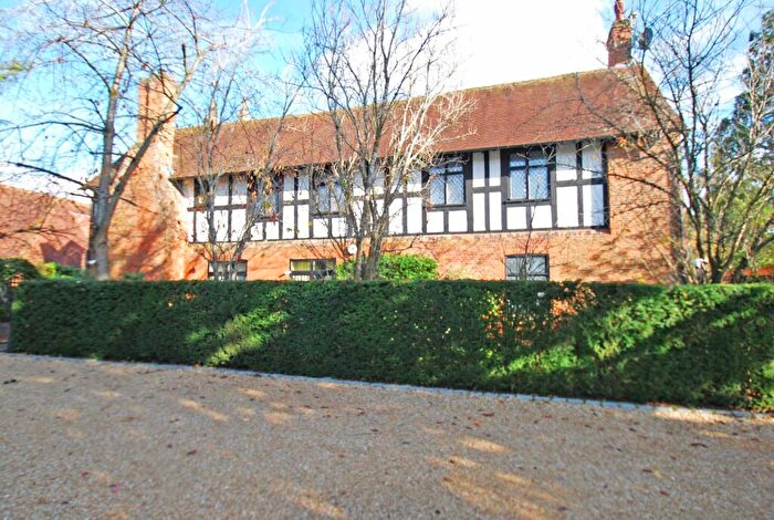2 Bedroom Apartment For Sale In The Old Rectory, Windsor End, Beaconsfield, HP9