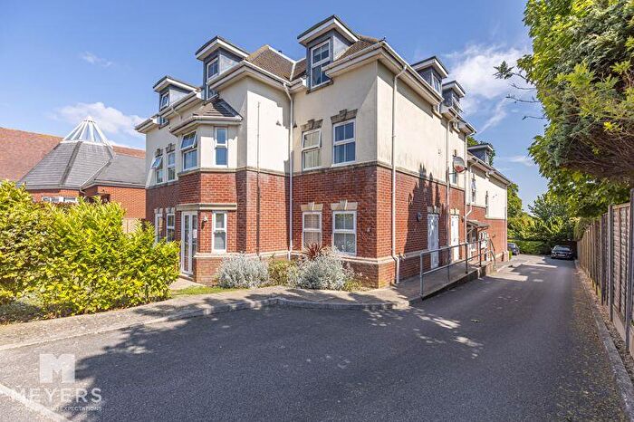 2 Bedroom Apartment For Sale In Southbourne Road, Southbourne, BH6