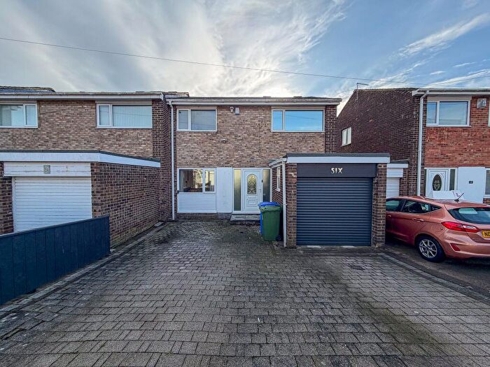 3 Bedroom Semi Detached House For Sale In Thropton Avenue, Blyth, NE24