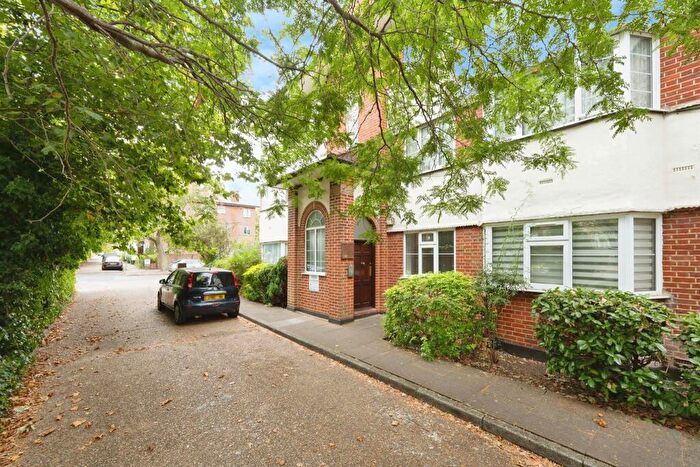 2 Bedroom Flat For Sale In Alexandra Avenue, Harrow, HA2