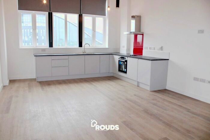 1 Bedroom Flat For Sale In Metro Lofts, High Street, West Bromwich, West Midlands, B70
