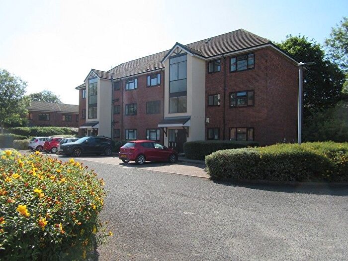 3 Bedroom Flat To Rent In Stanley Court, Stanley Road, Old Trafford, Manchester., M16