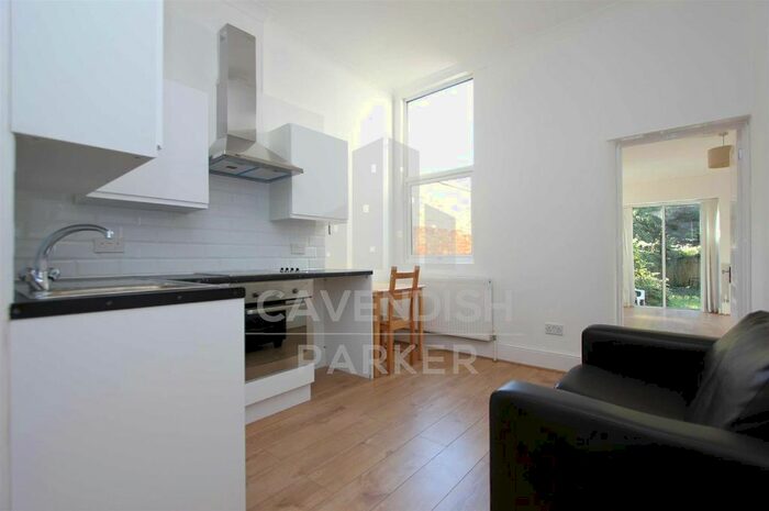 1 Bedroom Flat To Rent In Manstone Road, Kilburn, London, NW2