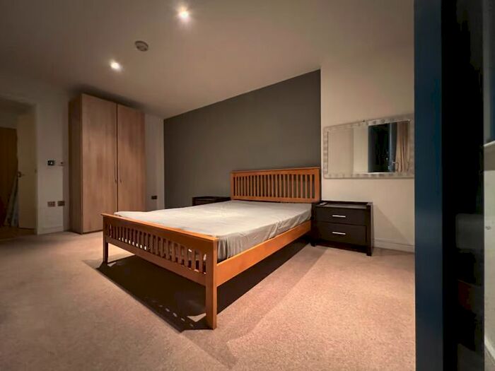 1 Bedroom Flat To Rent In Western Gateway, Canning Town, E16