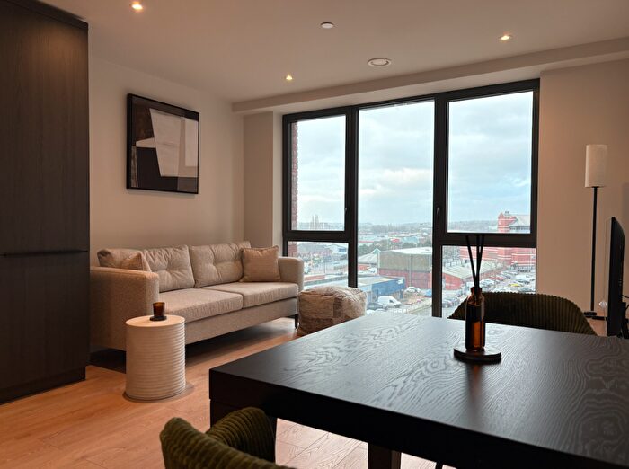 1 Bedroom Apartment To Rent In Waterhouse Gardens, Manchester, Greater Manchester, M3