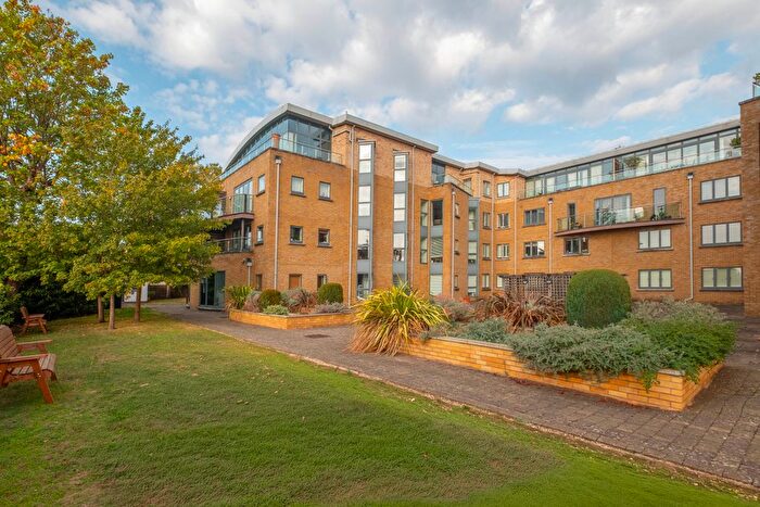 2 Bedroom Flat For Sale In The Downs, London, SW20