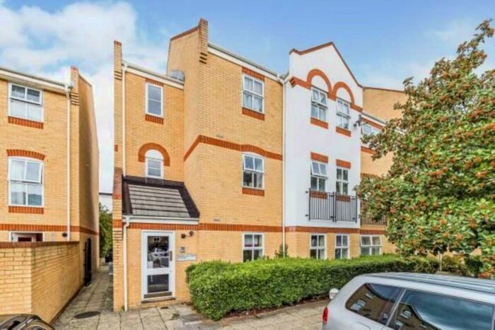 2 Bedroom Flat To Rent In Aaron Hill Road, Beckton, E6