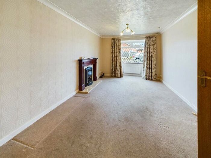 2 Bedroom Bungalow For Sale In Surfleet Close, Wollaton, Nottinghamshire, NG8