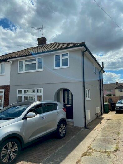 3 Bedroom Semi-Detached House To Rent In Orchard Drive, Braintree, CM7