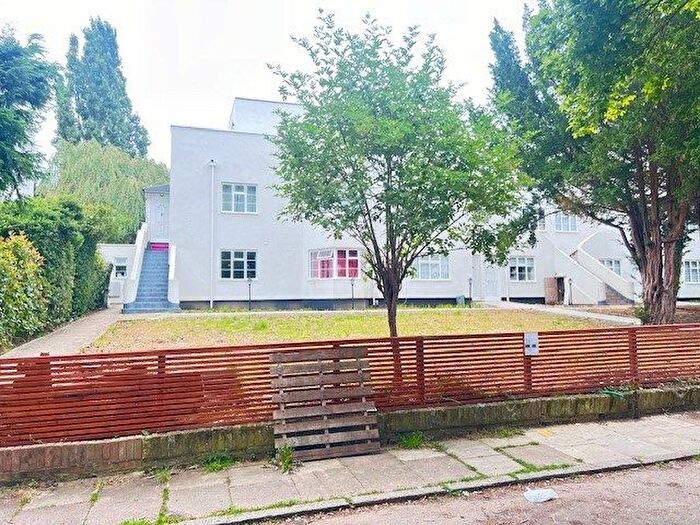 1 Bedroom Flat To Rent In The Avenue, Wembley, HA9