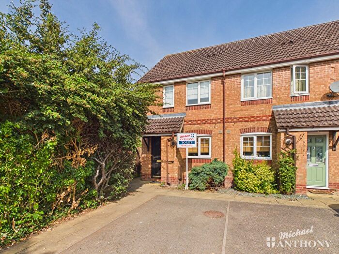 2 Bedroom End Of Terrace House To Rent In Rivets Close, Aylesbury, HP21