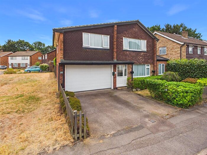 4 Bedroom Detached House For Sale In Milton Road, Walton-On-Thames, KT12