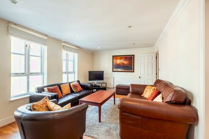 2 Bedroom Apartment To Rent In Folgate Street London, E1