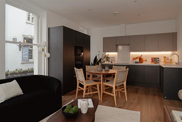 1 Bedroom Flat For Sale In Church Street, Reigate, RH2