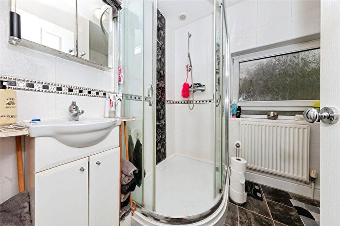 3 Bedroom Semi-Detached House For Sale In Grugos Avenue, Pontyberem, Llanelli, Carmarthenshire, SA15