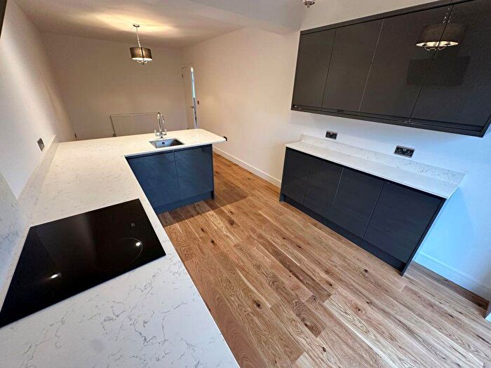 3 Bedroom Bungalow To Rent In North Western Avenue, Northampton, NN2