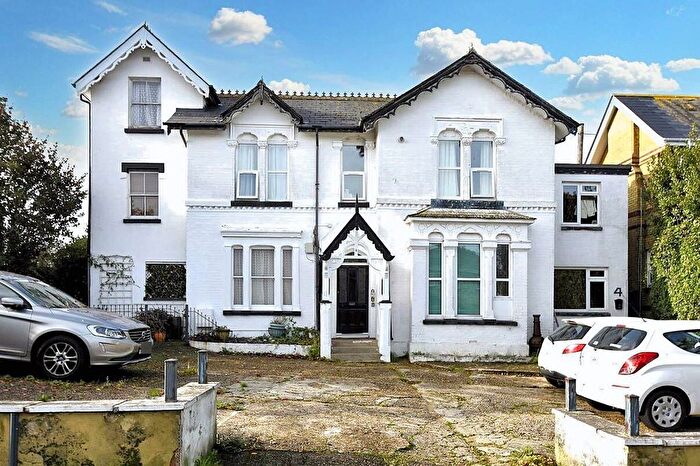 1 Bedroom Flat To Rent In Hill Street, Sandown, PO36