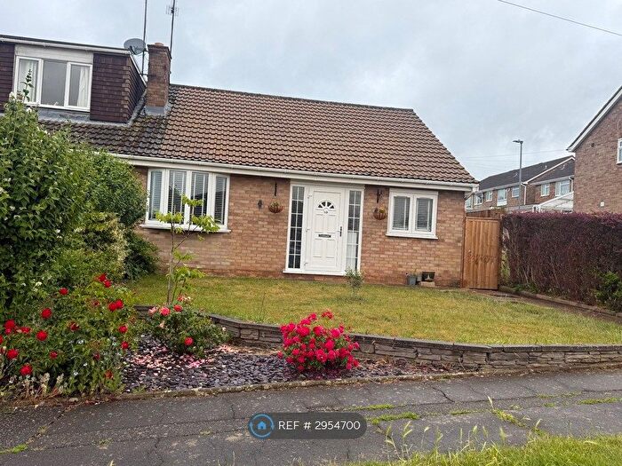 3 Bedroom Bungalow To Rent In Redland Drive, Northampton, NN2