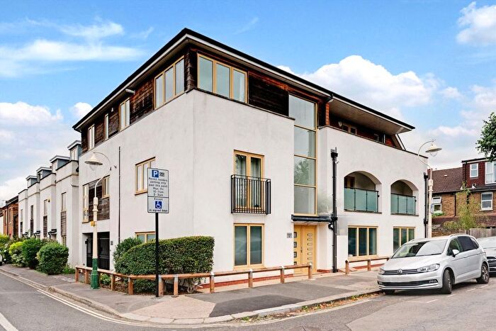 2 Bedroom Flat For Sale In Northfield Road, West Ealing, W13