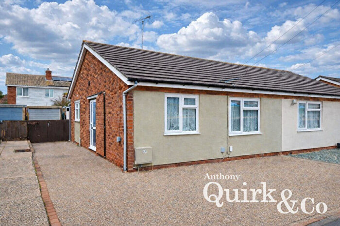 2 Bedroom Semi-Detached Bungalow For Sale In Stanley Road, Clacton-on-sea, CO15