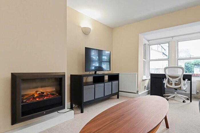 2 Bedroom Terraced House To Rent In Buckingham Street, New Hinksey, OX1