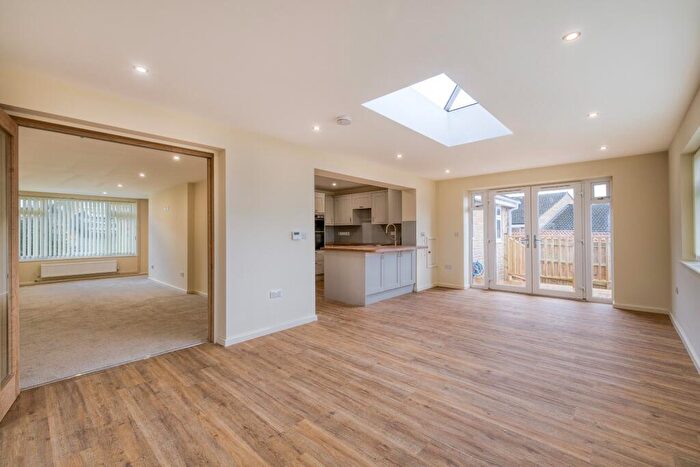 4 Bedroom Chalet To Rent In Castle Cary, Somerset, BA7