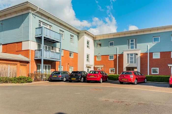 2 Bedroom Flat To Rent In Little Grebe House, Wraysbury Drive, Yiewsley, West Drayton, UB7