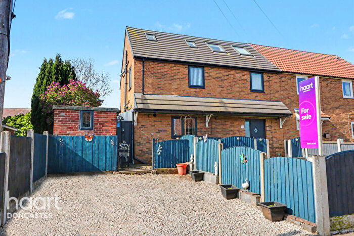 3 Bedroom Semi Detached House For Sale In Brosley Avenue, Barnby Dun, Doncaster, DN3