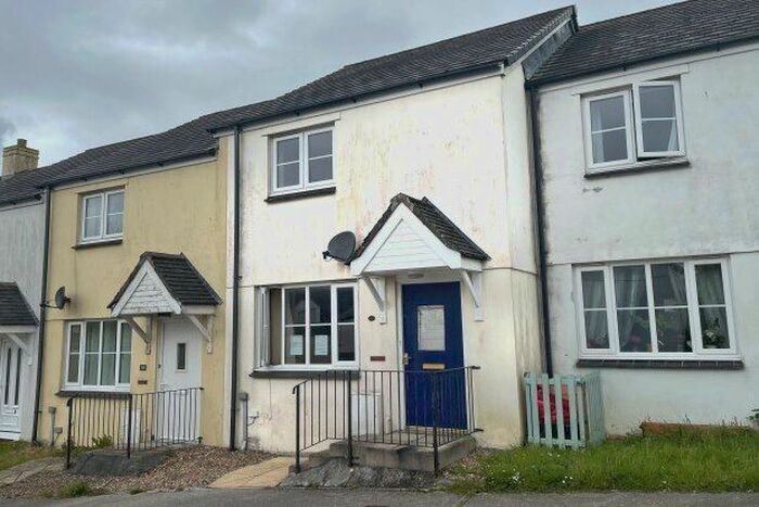 2 Bedroom Property To Rent In Grenville Close, St. Austell, PL26