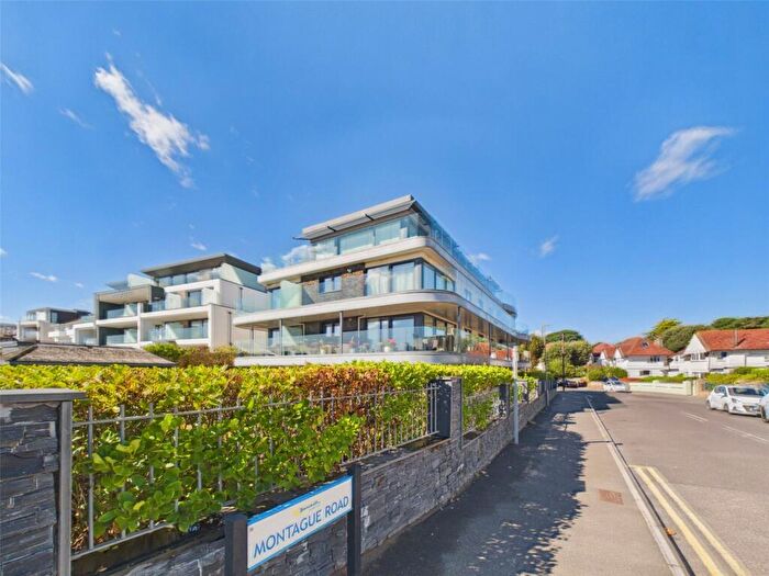 2 Bedroom Apartment For Sale In Boscombe Overcliff Drive, Bournemouth, Dorset, BH5
