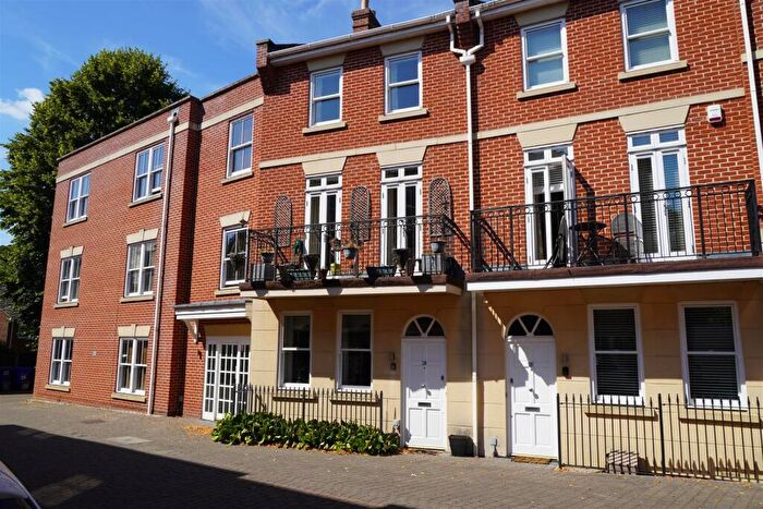 4 Bedroom Town House For Sale In Stephenson Place, Bury St. Edmunds, IP32