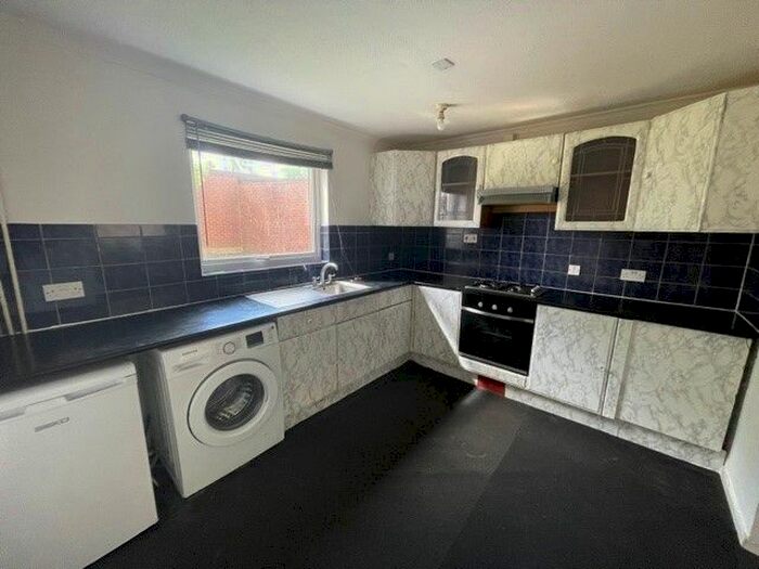 4 Bedroom Property To Rent In Churchfield Close, Kingsthorpe, Northampton, NN2