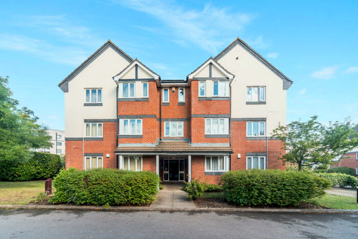 1 Bedroom Apartment To Rent In Roydon Court, Mayfield Road, Hersham, Walton-on-Thames, KT12