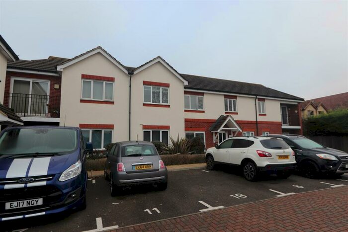 2 Bedroom Flat To Rent In Ashingdon Road, Rochford, SS4