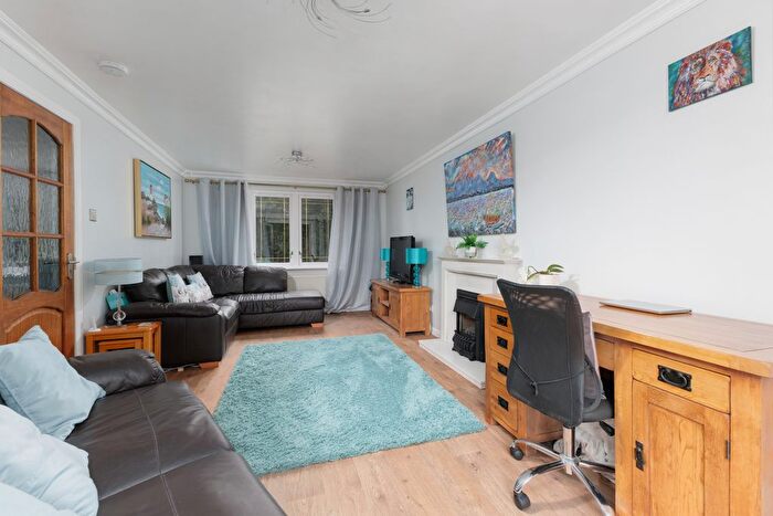 4 Bedroom Detached House For Sale In Brodick Gardens, Dunfermline, KY11