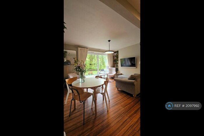 2 Bedroom Flat To Rent In London, London, N4