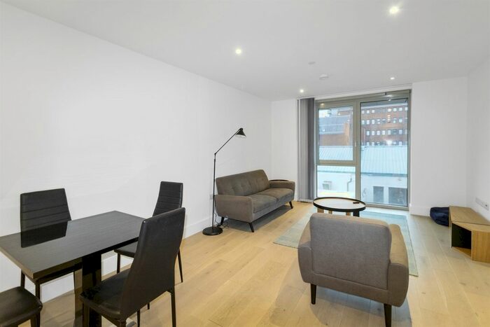 2 Bedroom Flat To Rent In Verto Building, Kings Road, RG1