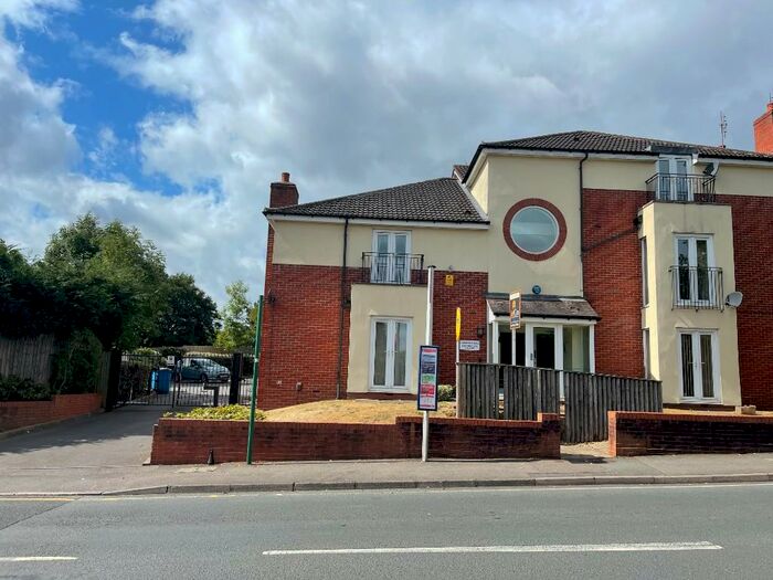 2 Bedroom Apartment To Rent In Aqueduct Road, Solihull, West Midlands, B90