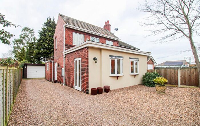 2 Bedroom Detached House For Sale In Portobello Road, Wakefield, WF2