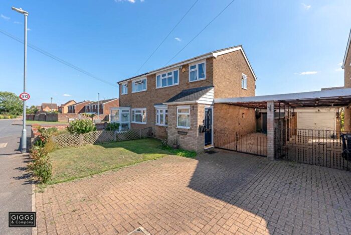 3 Bedroom Semi Detached House For Sale In Shakespeare Road, Eaton Socon, St. Neots, Cambridgeshire, PE19