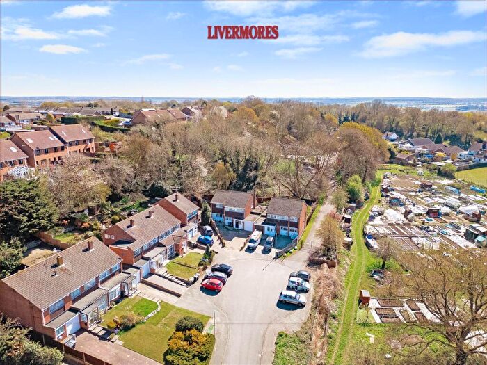 5 Bedroom Detached House For Sale In Drudgeon Way, Bean, Dartford, DA2