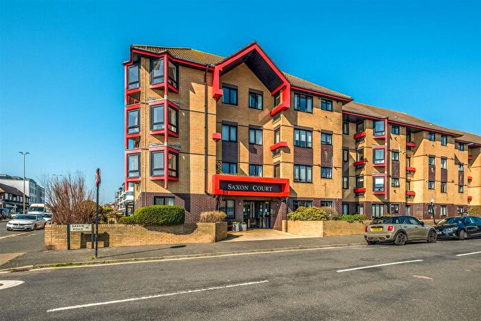 2 Bedroom Flat For Sale In Kingsway, Hove, BN3