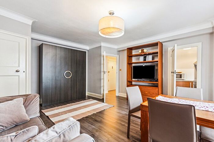 Studio To Rent In Vicarage Court, Vicarage Gate, W8