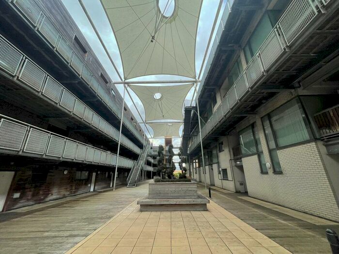 2 Bedroom Flat To Rent In Hulme Hight Street, Manchester, M15