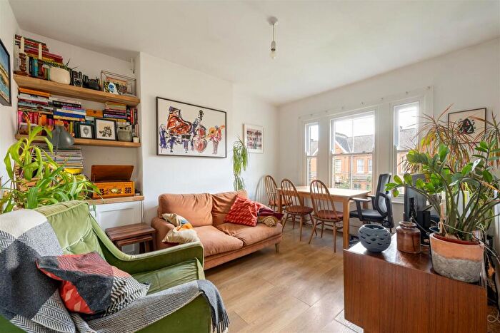 2 Bedroom Flat For Sale In Leucha Road, Walthamstow, E17